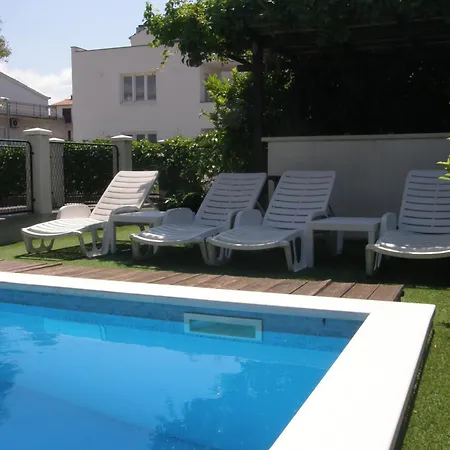 Kuca Za Odmor Batinic アパート *